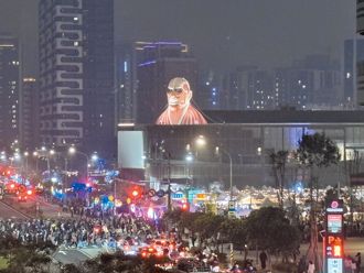 220萬人次擠爆台灣燈會 雙鐵、國道客運今起增班次