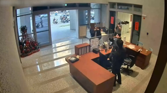 兄妹失散30年！澳女跨海苦尋親 新北蘆洲警牽線助團圓