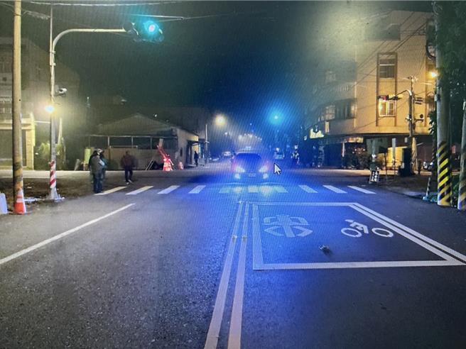 嘉义县竹崎乡和平村坑仔坪与自由路口昨(15日)晚上惊传死亡车祸。(警方提供／吕妍庭嘉义传真)