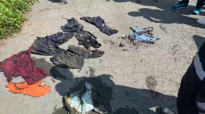 分尸案尸块打捞，今天在前镇运河捞获一包衣物，疑为张介宗丢弃的血衣及死者衣物。（民眾提供／郭良杰高雄传真）