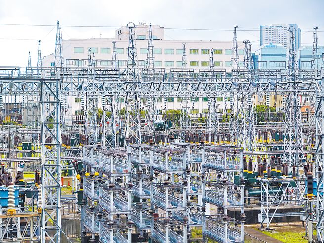 民生基本电价比越南便宜，难只拔产业毛。（本报资料照片）