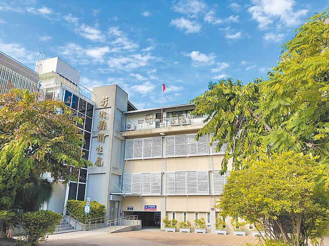 彰化知名牛排館貼出公告，指配合衛生局建議，預防感染沙門氏菌，排餐將不再提供雞蛋。衛生局15日則強調，未曾提出建議，已請店家撤除公告。（彰化縣政府提供／李京昇彰化傳真）