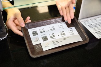 高鐵車票變超大張他傻眼 知情人曝用途：根本德政