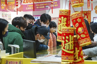 威力彩頭獎衝14億 民俗專家曝1招「有捨財有得」