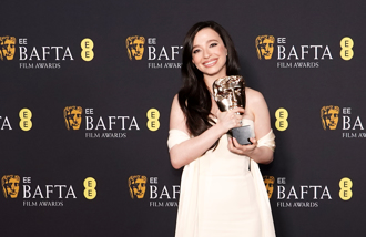 英国奥斯卡揭晓！ 25岁麦琪麦迪逊击败黛咪摩儿夺影后