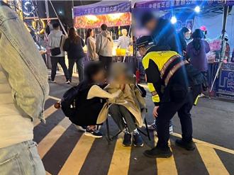 男子逛台湾灯会癫痫发作 警方听闻呼救声即刻救援