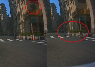 新莊大樓磁磚掉落！男子經過險遭砸 差1秒就「登出人生」