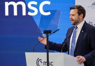 衣冠城專欄》沒有美國的西方世界