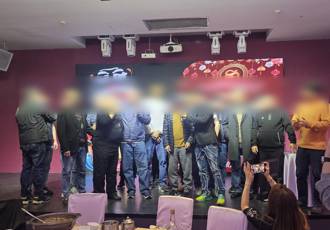 獨家》虎爺企業辦春酒席開35桌！全場高唱「中華民國頌」超感動