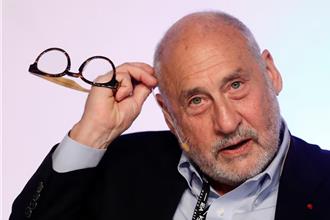 诺贝尔经济学奖得主：川普让美国成为「可怕的投资地」