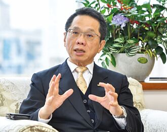 简立忠专访》靠运动纾压 堪称隐藏版自行车好手