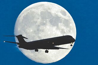 搭飛機比搭車安全