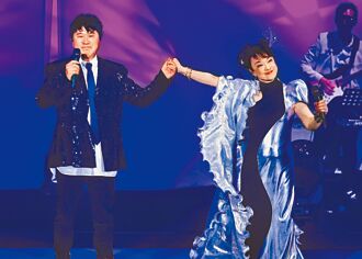 翁倩玉勤换造型 胡瓜亏关节辛苦