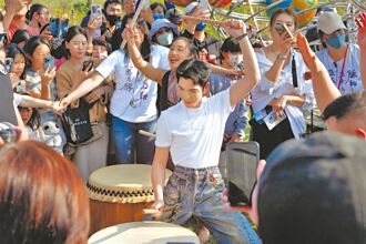 情人節夜愛妻發高燒 老蕭急連線醫生