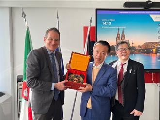 無人機產業鏈前進歐洲！翁章梁拜會德國招商機構