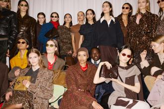 紐約時裝周/Tory Burch 復古童趣 李心潔身紫色套裝現身氣色超好