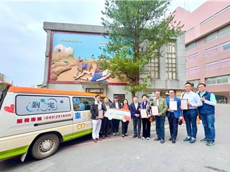 興大醫學院攜手校友會 添購「到宅沐浴車」助偏鄉長者
