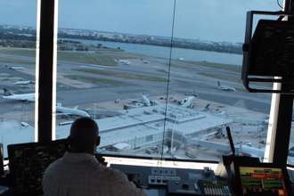 不顧空難頻傳 川普執意削減航空管理局 竟是挾怨報復？