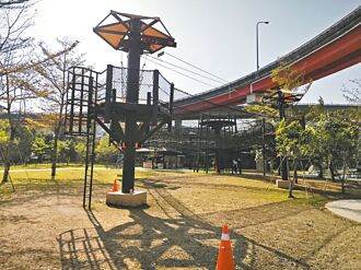 平鎮運動公園 增路邊停車格