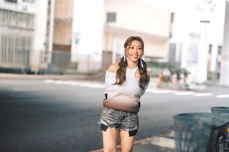 艾薇〈计算浪漫〉曝感情观 要大家主动告白