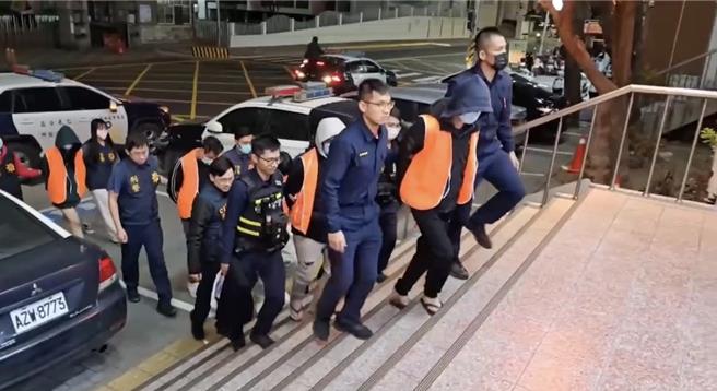 全案訊後，6名嫌犯被依詐欺等罪嫌移送橋頭地檢署偵辦。（警方提供／林雅惠高雄傳真）