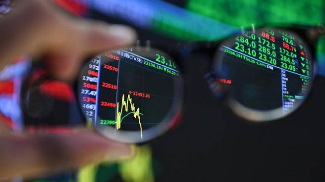 药华药、鸿名传利空，股价双双下挫。图／本报资料照片