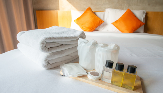 今年起旅宿业不得主动提供一次性备品，环境部长彭启明昨在脸书重申这项新规定，但仍有民眾留言抱怨备品须付费购买、不方便。（示意图：shutterstock／达志）