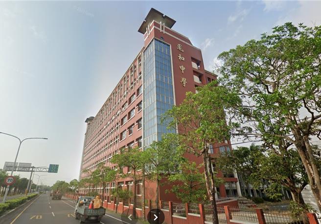 台南市议员蔡育辉认为，凤和高中校地在台1线旁，又邻近柳营、新营市区，未来政府接管后，可以运用现有校舍做长照。（摘自GOOGLE MAP）