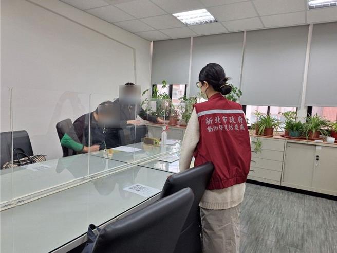 新北市动保处与板桥区调解委员会、新北市兽医师公会合作建构宠物医疗纠纷沟通平台。（新北市动保处提供）