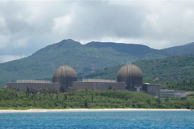 国民党下会期优先推动7大优先法案，其中将修改《气候变迁法》及《环境基本法》的「非核家园」目标调整为「非碳家园」。图为核三厂。（本报资料照片）