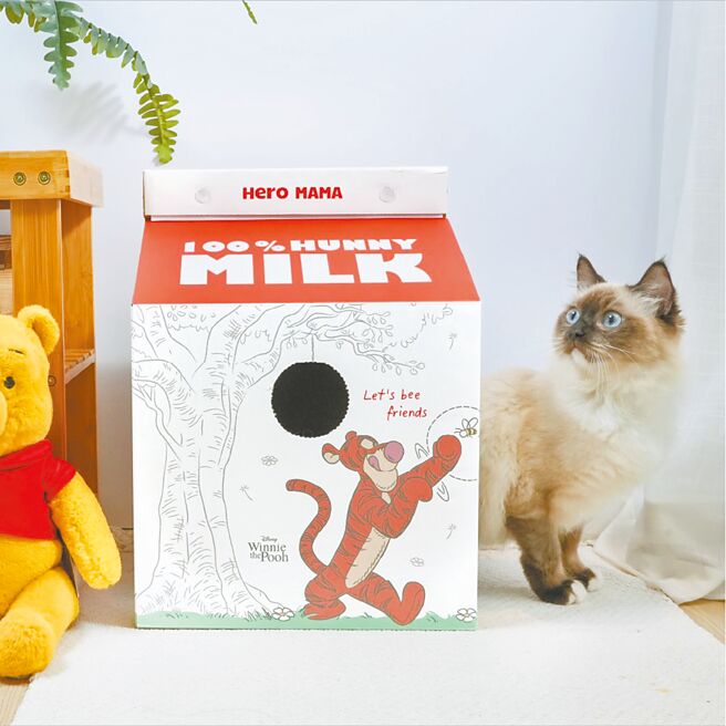 7-11推「HeroMama小熊维尼森林探险猫抓屋」，即起开放预购，410元。（7-11提供）