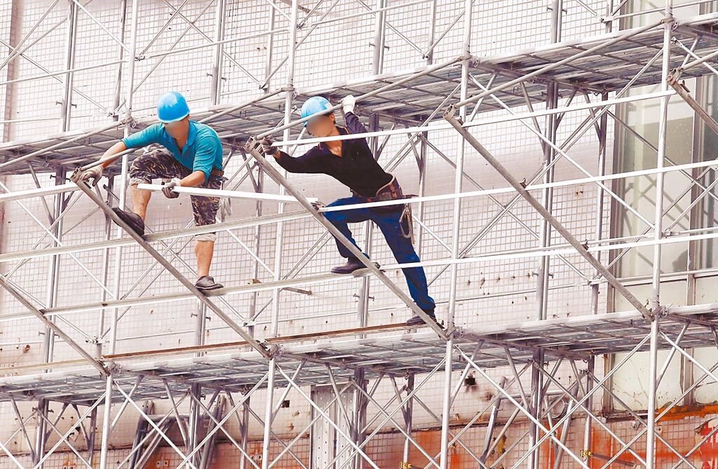 據勞動部統計,2024年全年因重大職災死亡人數達287人、平均每1.25天就一名勞工死亡。(報系資料照)