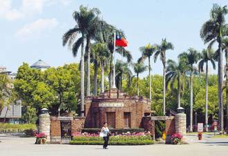 接待馬英九陸生團稱「別具意義」 台大社科院學生會長慘遭罷免