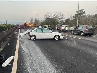 国1丰原段6车追撞！2男「疑未繫安全带」遭抛出车外死亡