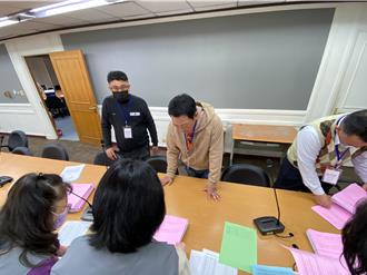 反制！苗栗發動罷免綠營3議員  一階連署書送達中選會