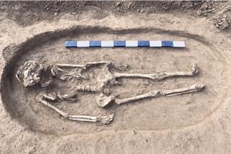 守墓人變夯？陸殯葬業招聘   月薪1.9萬人民幣「還包吃住」