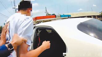 台中 警田間逮3車手 竟辯來打籃球