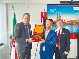 翁章梁訪德 拓展無人機能見度