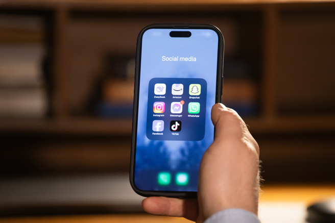 大陆人工智慧平台DeepSeek（深度求索）被指向大陆短影音平台TikTok母公司字节跳动泄露用户资讯。（示意图:shutterstock/达志）