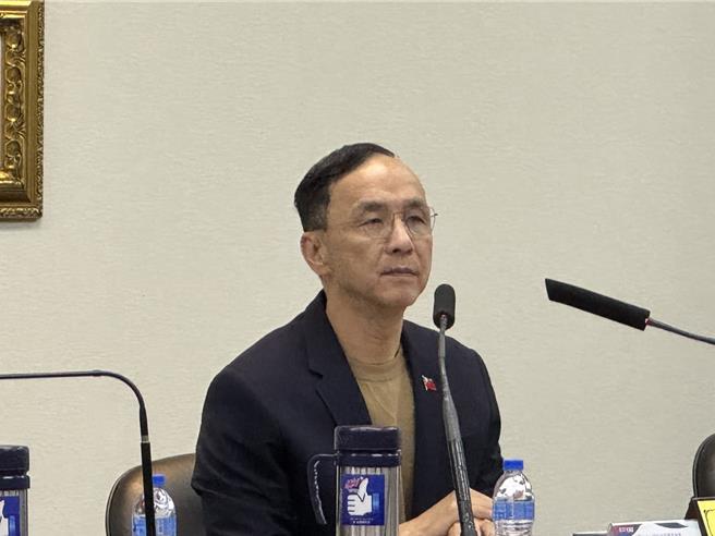 国民党主席朱立伦喊话赖政府将超徵税额还税于民。（张睿廷摄）