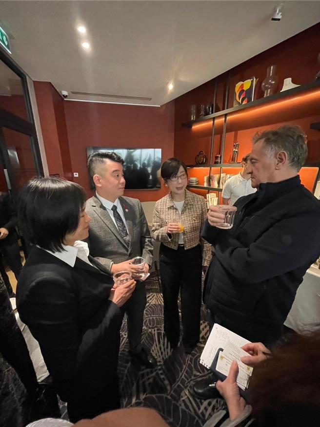 桃园市副秘书长金志聿17日率领市府团队参加法国巴黎交流会。（翻摄照片／蔡依珍桃园传真）