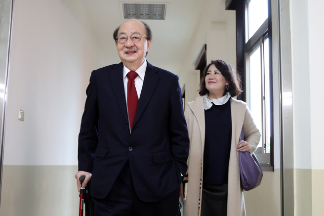 民进党立院党团总召柯建铭（左）。（资料照／邓博仁摄）
