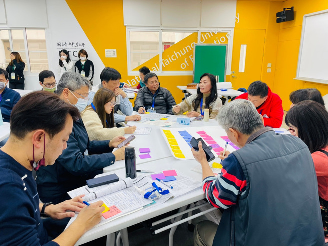 圓桌會議。(照片/教育部提供)