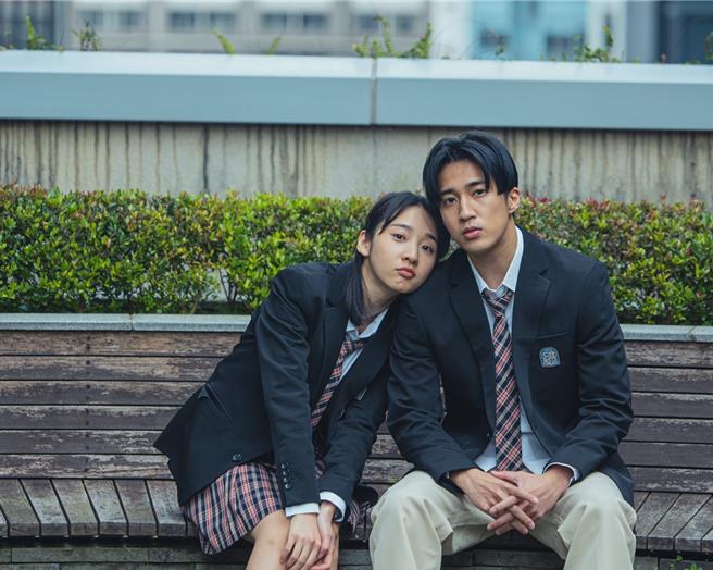 电影《器子》是娄峻硕（右）和李沐第3度大银幕合作。（华映娱乐提供）