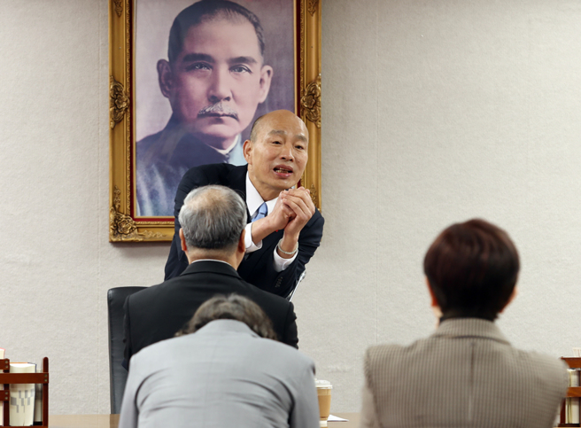 立法院長韓國瑜（中）。（中時資料照，鄧博仁攝）