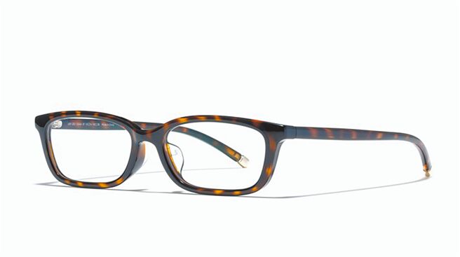 JINS时尚百搭系列，2980元。（JINS提供）