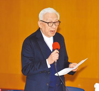 曹兴诚爆偷吃陆小三 卡神连发3篇文狂酸：垃X还被台派当成宝