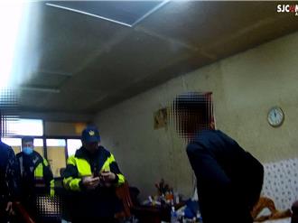 彰化通缉父怕遭逮常期躲家中隔板   揪毒虫儿四处行窃双双被逮