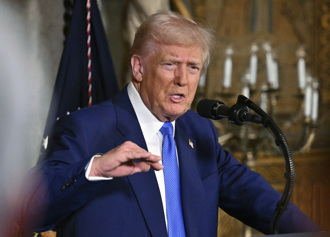 川普庆祝1事「自封国王」 纽约州长呛：法治国不由国王统治