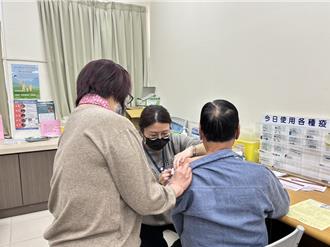 彰化5500劑公費流感疫苗打氣熱絡 首日已接種近8成